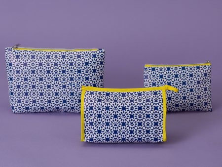 Indigo Paws Cosmetic Bag Set Hot on Sale